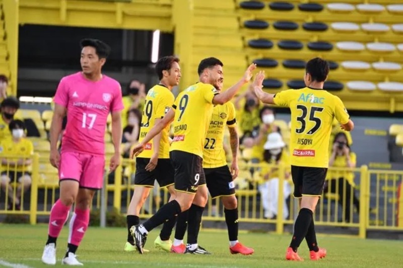 Đội bóng xứ hoa anh đào từng mang tên Hitachi FC trước khi đổi thành Kashiwa Reysol