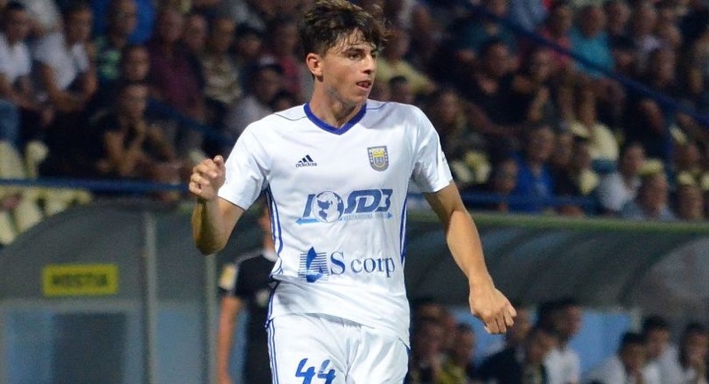 Lazaros Rota còn gây ấn tượng bởi sự cần mẫn và chắc chắn 